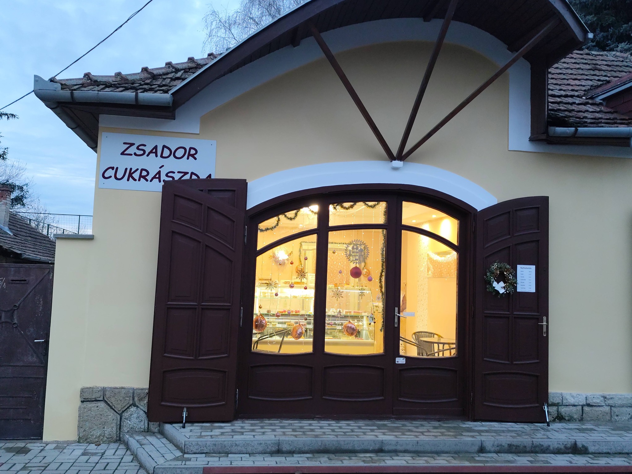 Zsador Cukrászda bemutatókép